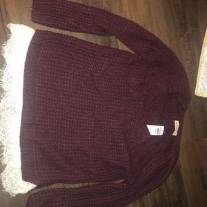 NEVER WORN HOLLISTER SWEATER